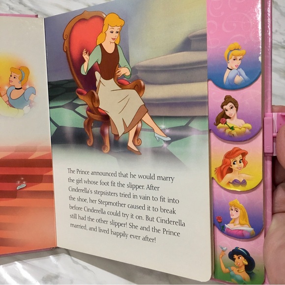 💝 DISNEY 💝 bundle of 2 Princess books: SNOW WHITE, etc Hardcover - Picture 10 of 13